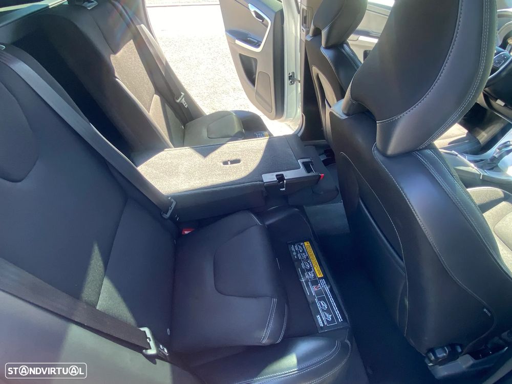 Volvo XC 60 D3 Geartronic Momentum - 18