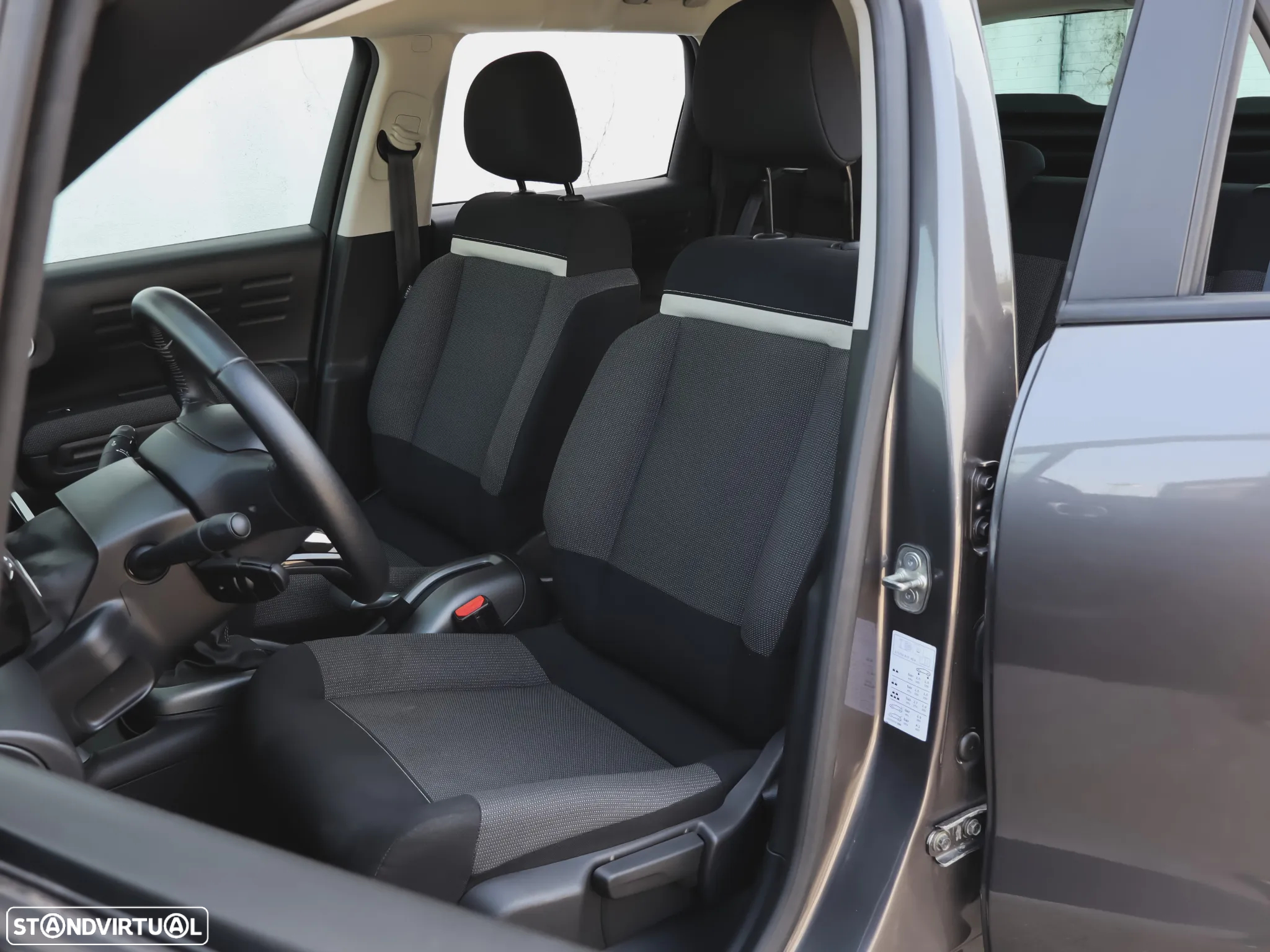 Citroën C3 Aircross PureTech 110 Stop & Start Shine - 29