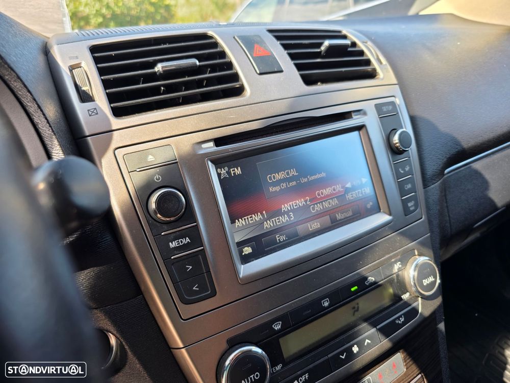 Toyota Avensis Touring Sports 2.0 D-4D Luxury - 14