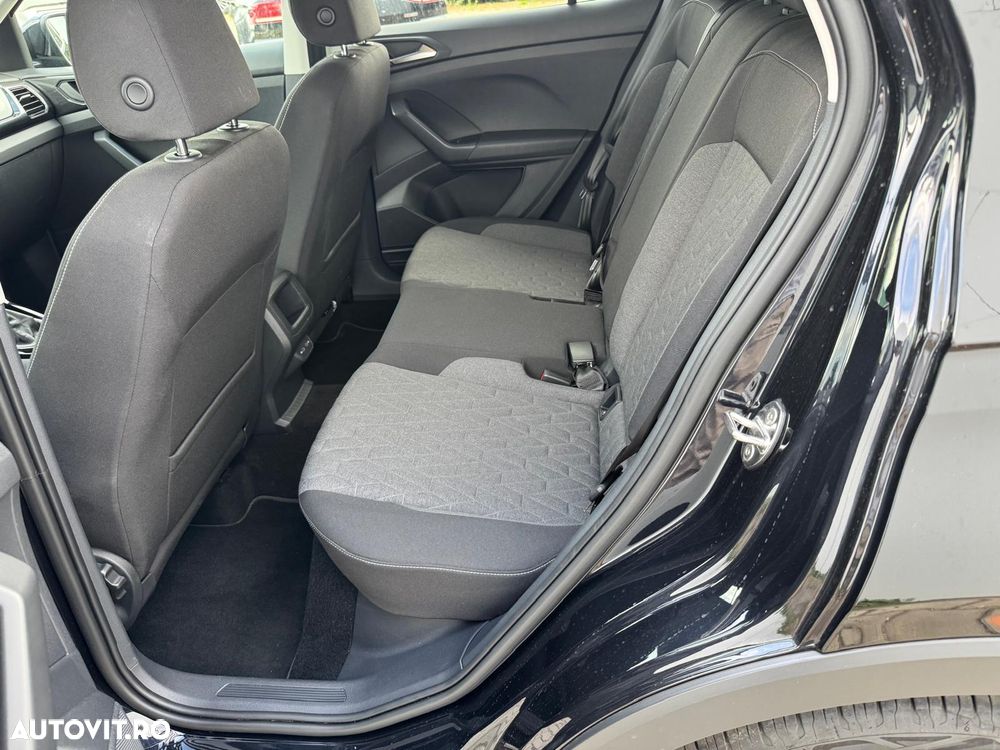 Volkswagen T-Cross - 11