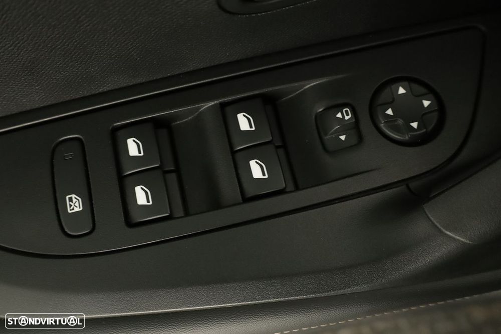 Peugeot 2008 1.2 PureTech Allure - 20
