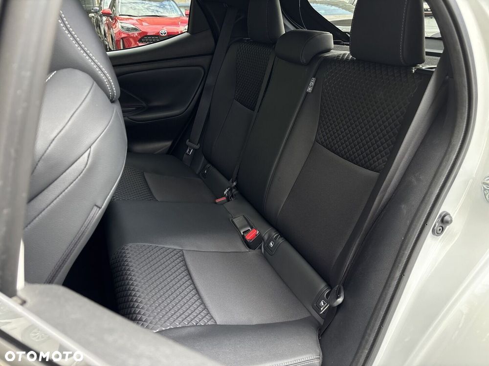 Toyota Yaris - 16