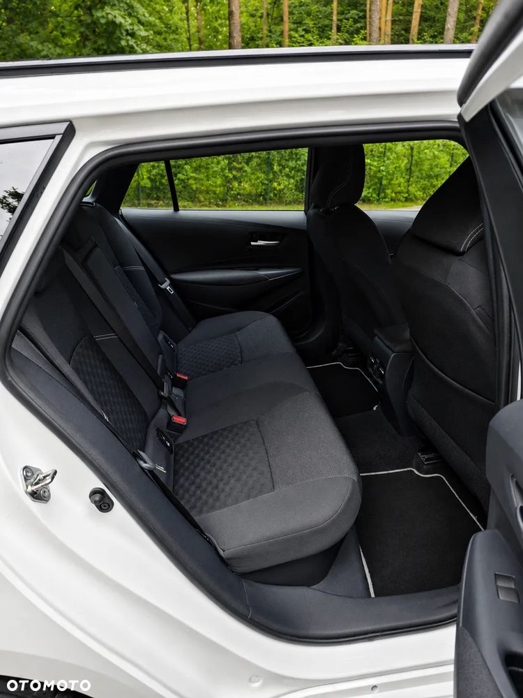 Toyota Corolla - 12