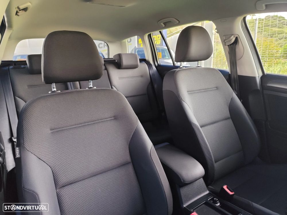 VW Golf Variant 1.6 TDi Confortline - 48