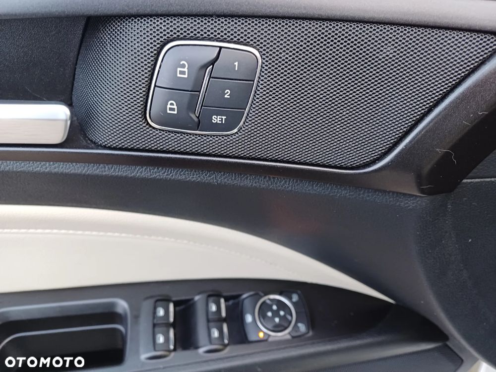 Ford Fusion 2.0 EcoBoost Titanium - 18