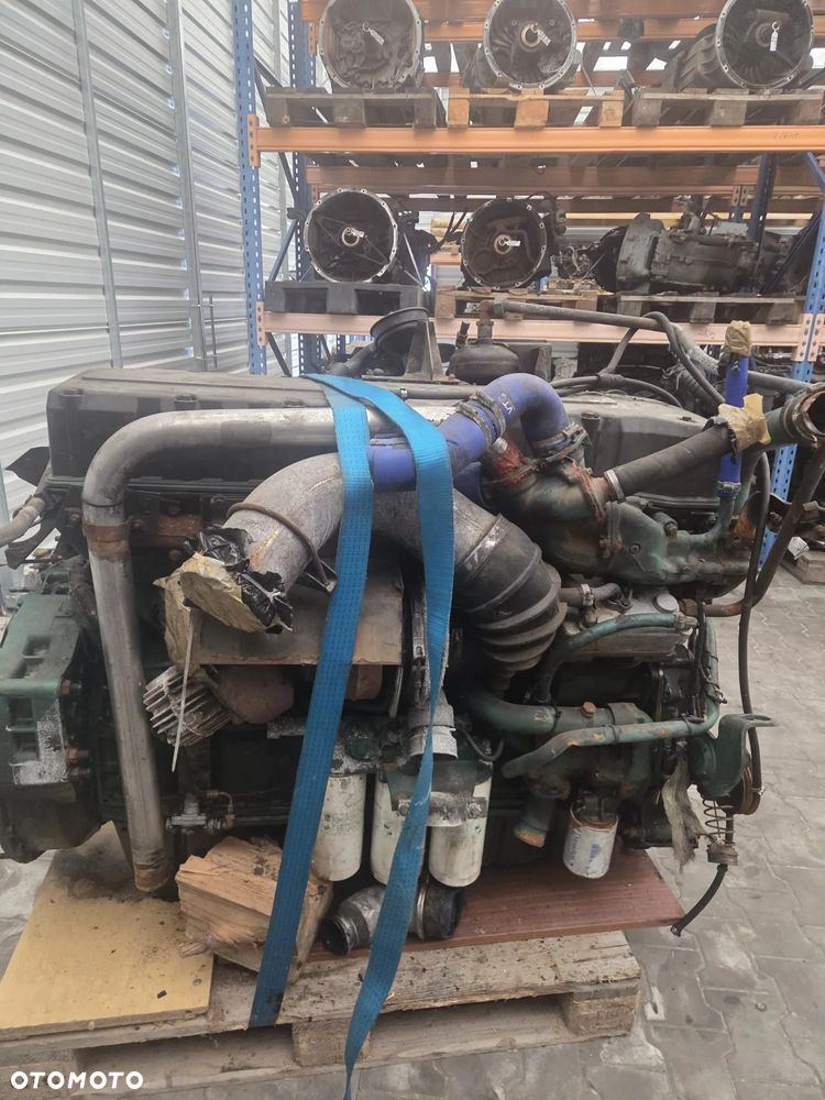 SILNIK KOPARKA VOLVO D12A D12D - 4