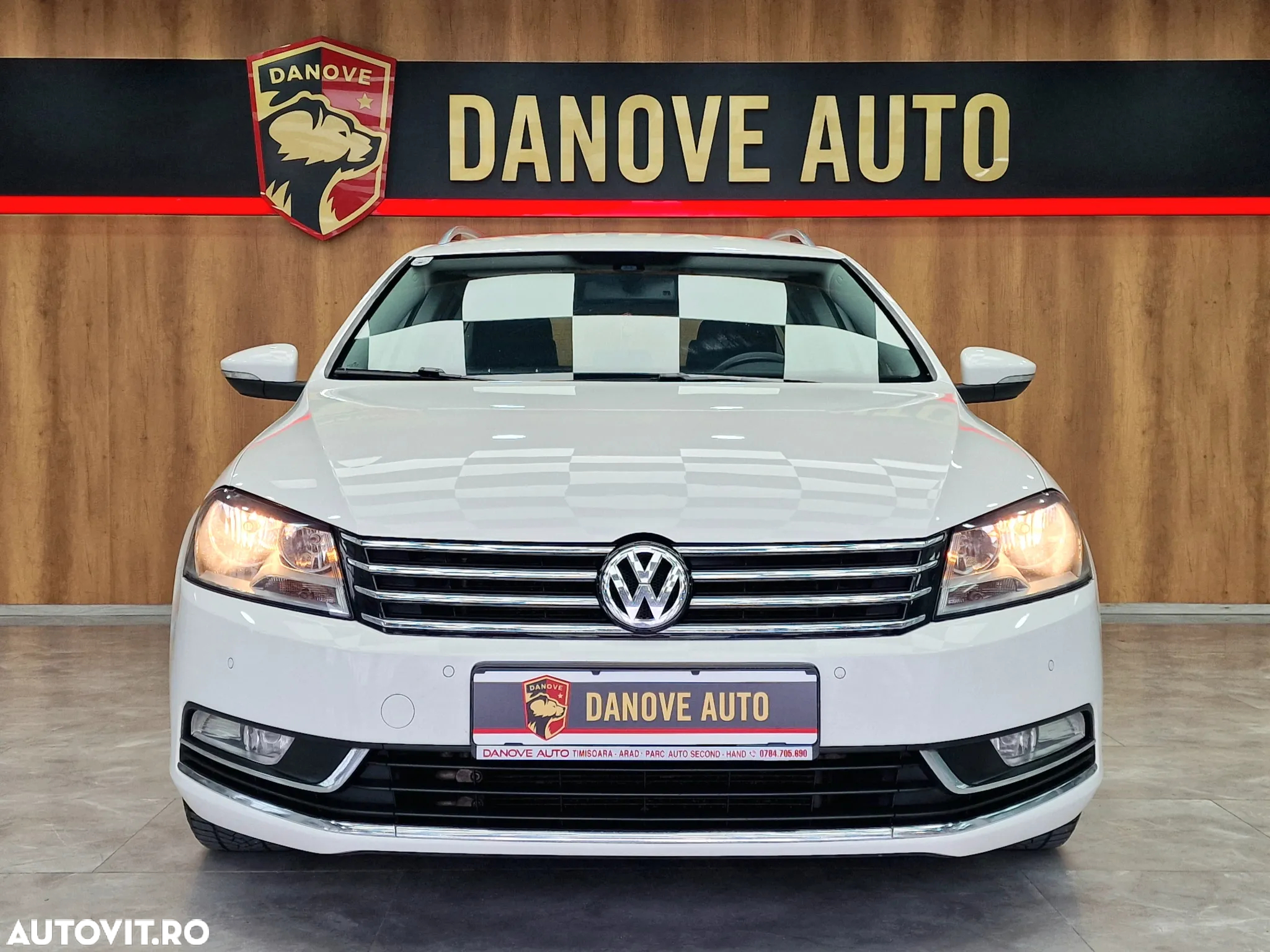Volkswagen Passat Variant 2.0 TDI BlueMotion Technology DSG Comfortline - 2