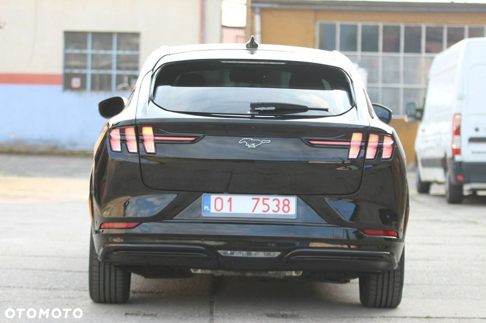 Ford Mustang Mach-E - 10