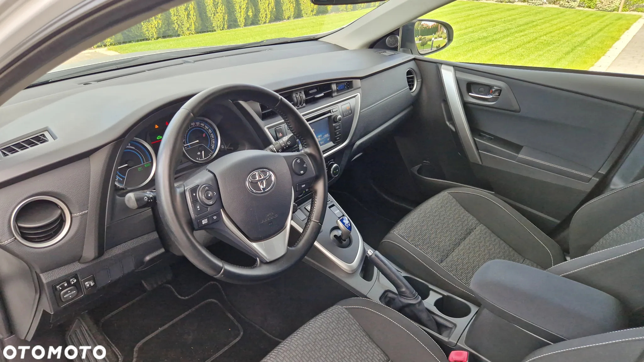 Toyota Auris 1.8 VVT-i Hybrid Automatik Touring Sports Design Edition - 17