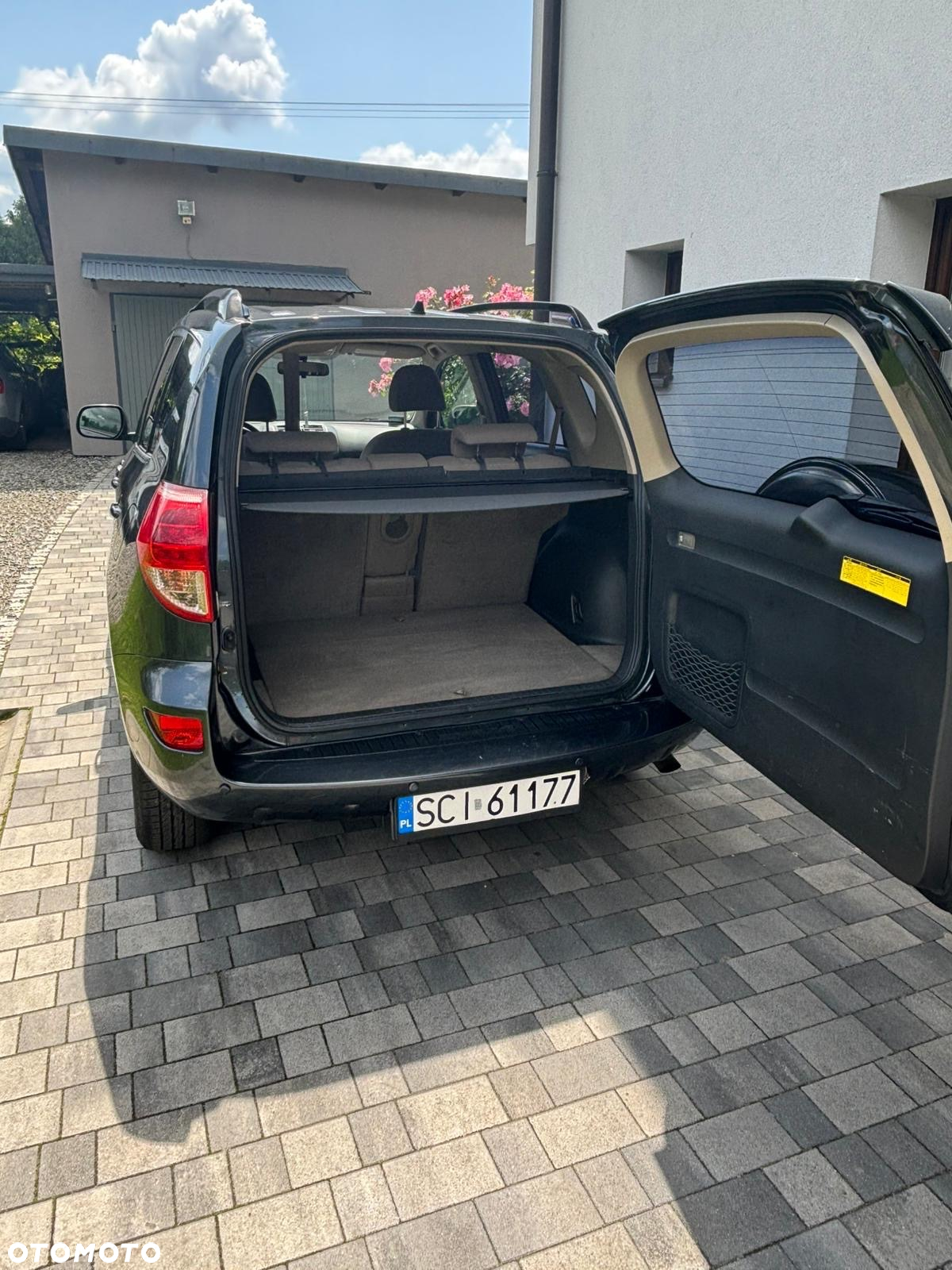Toyota RAV4 - 5