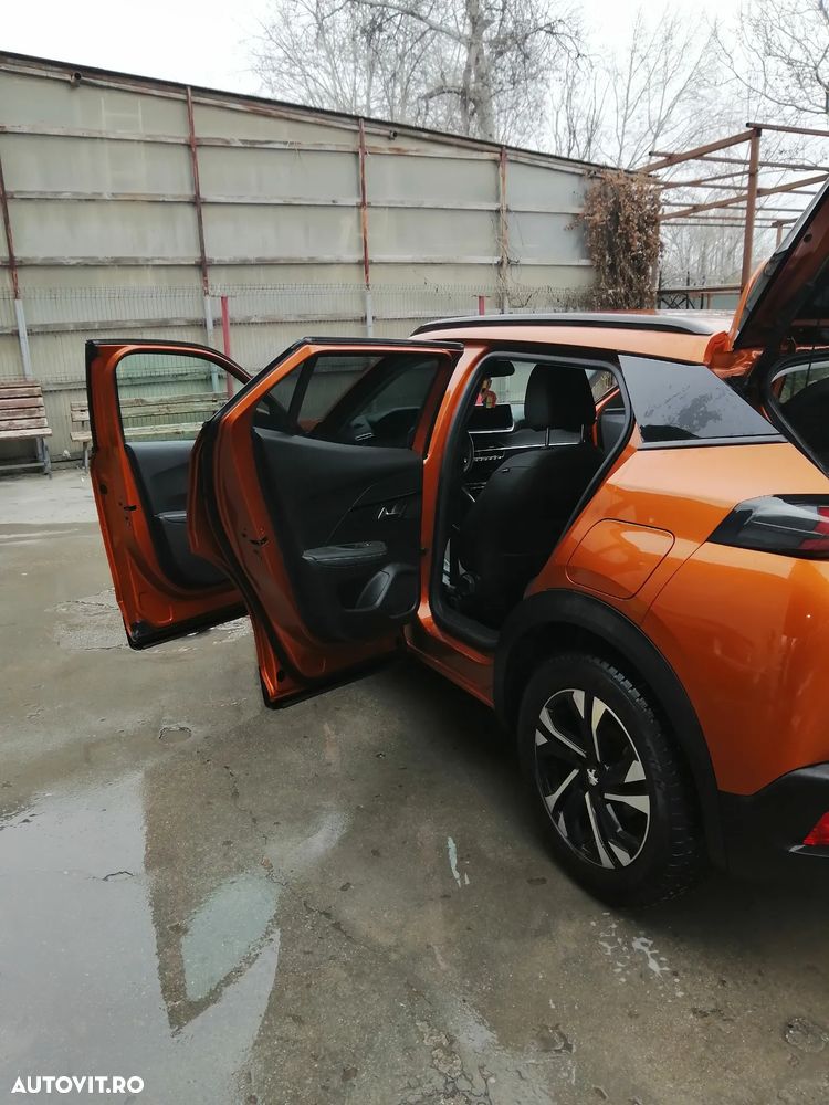 Peugeot 2008 1.2 L PureTech STT EAT8 Allure - 3