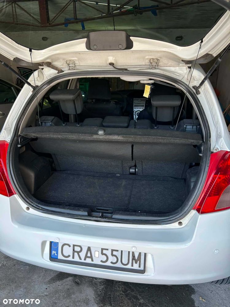 Toyota Yaris - 5