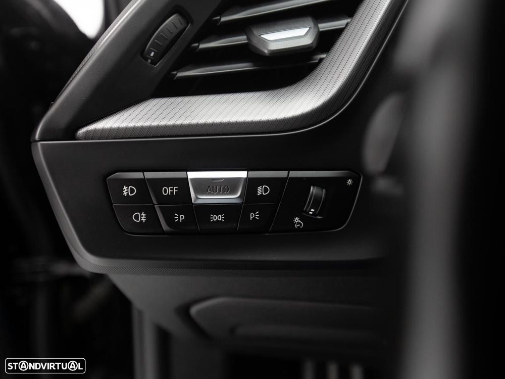 BMW 116 d Pack Desportivo M - 15