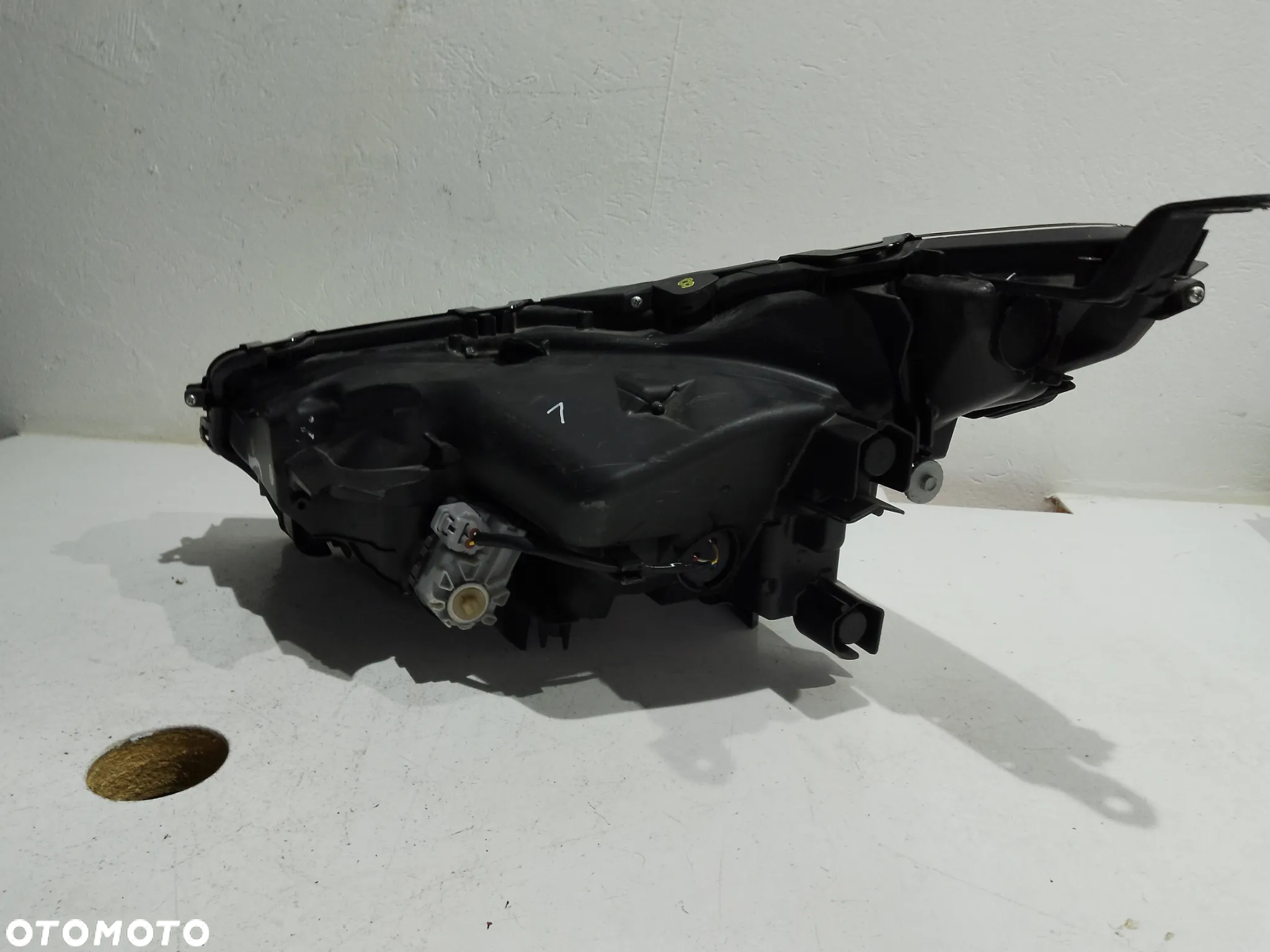 lampa przednia prawa LEXUS NX 200t 300 300h z1 2014-2021r - 12