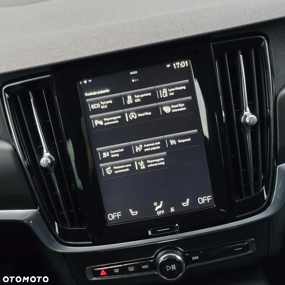 Volvo V90 D3 Momentum Pro - 32