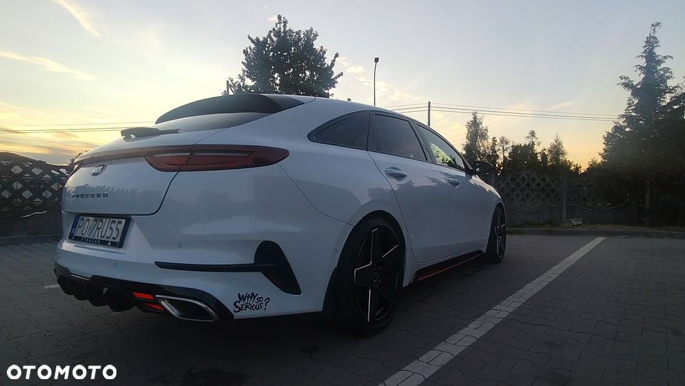 Kia ProCeed - 23