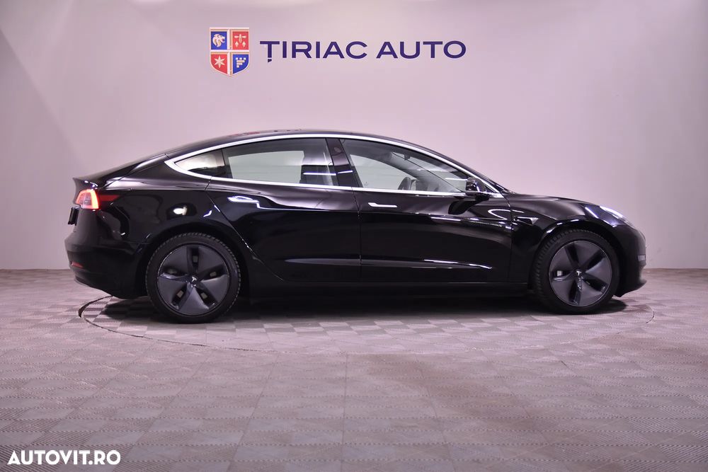 Tesla Model 3 Long Range - 6