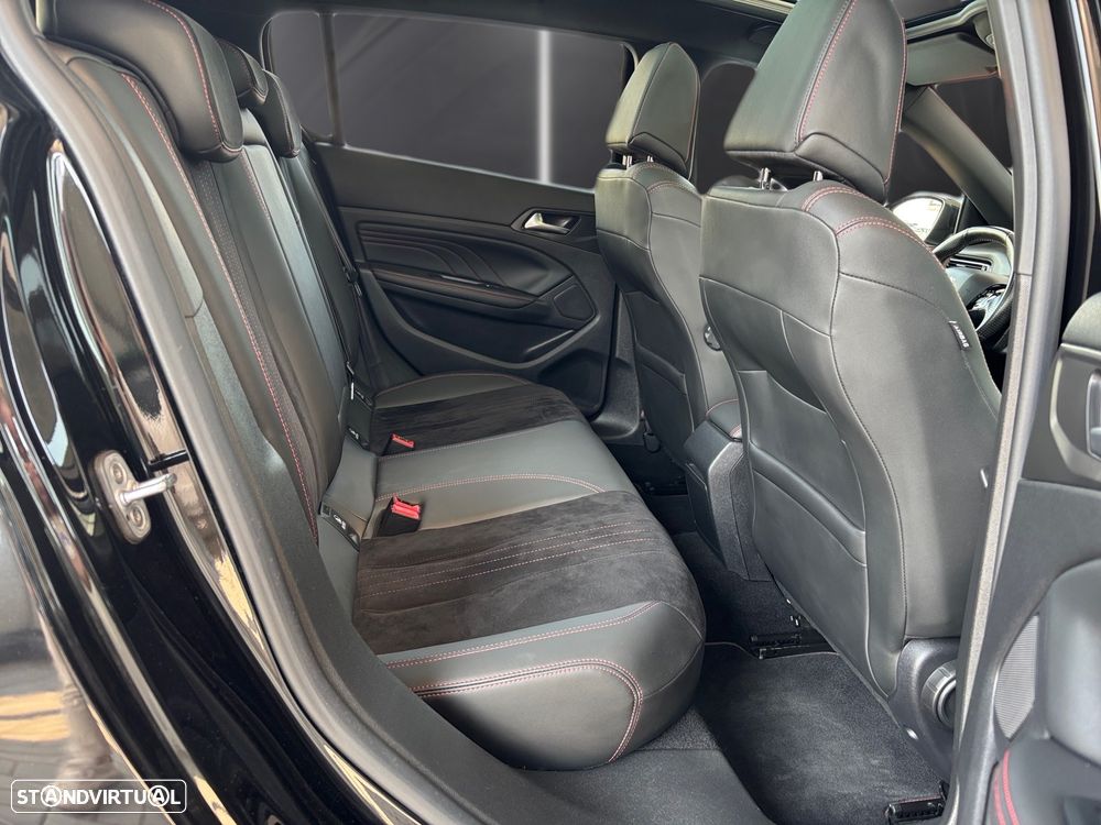 Peugeot 308 1.2 PureTech GT Pack - 28