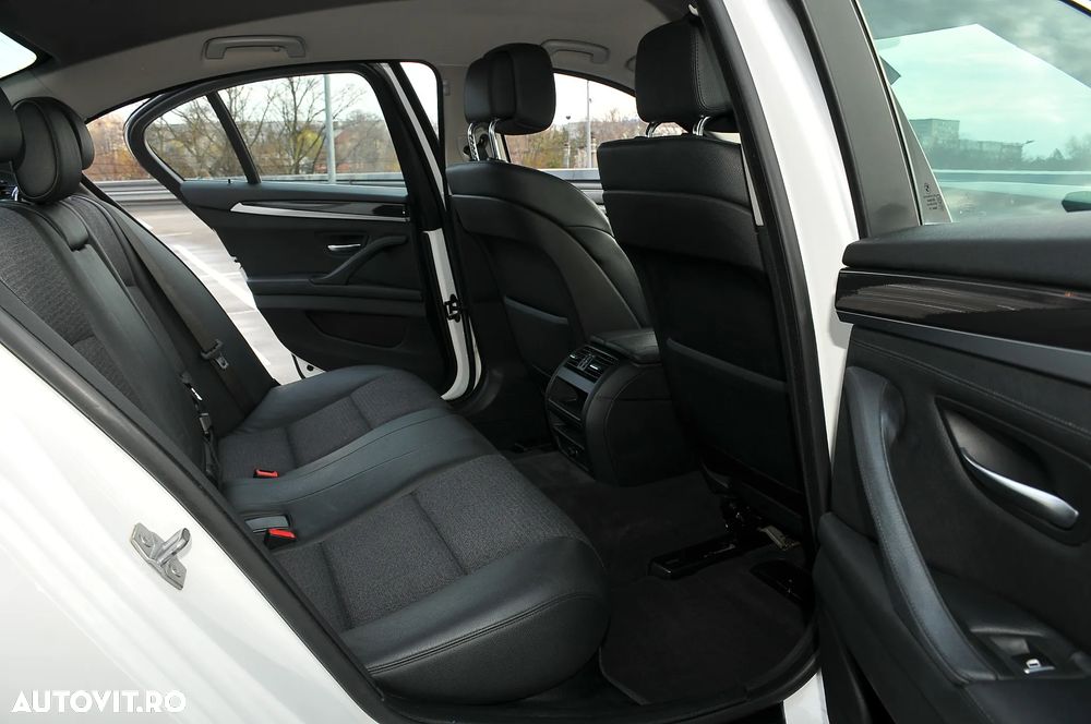 BMW Seria 5 520d Aut. - 12