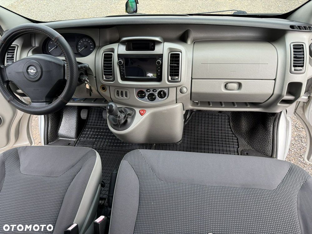 Opel Vivaro - 11