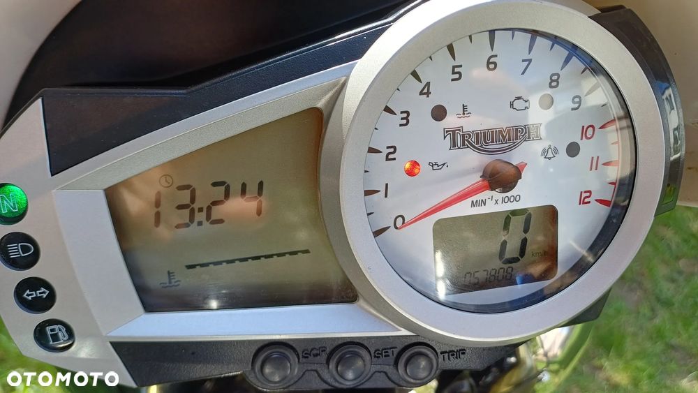 Triumph Speed Triple - 10