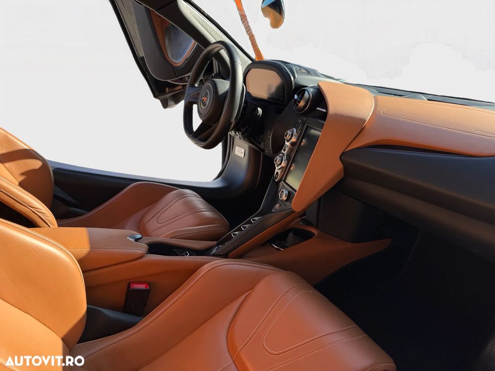 McLaren 720S - 8
