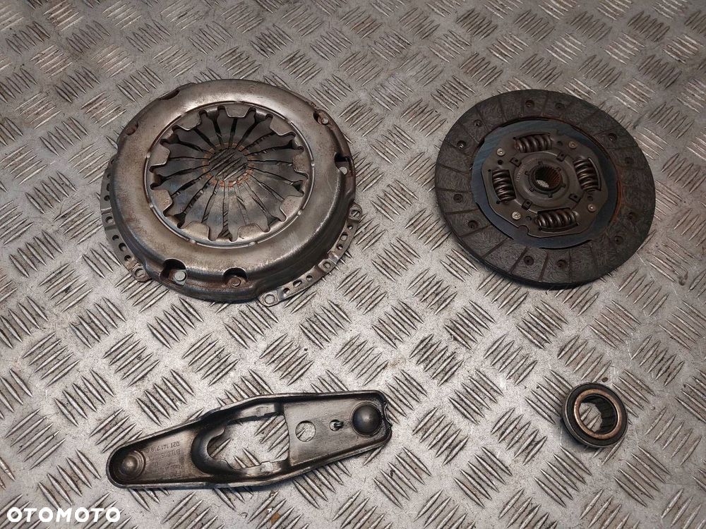 SPRZĘGŁO TARCZA + DOCISK + ŁOŻYSKO OPOROWE SEAT IBIZA III 02T141719C KC0 - 1