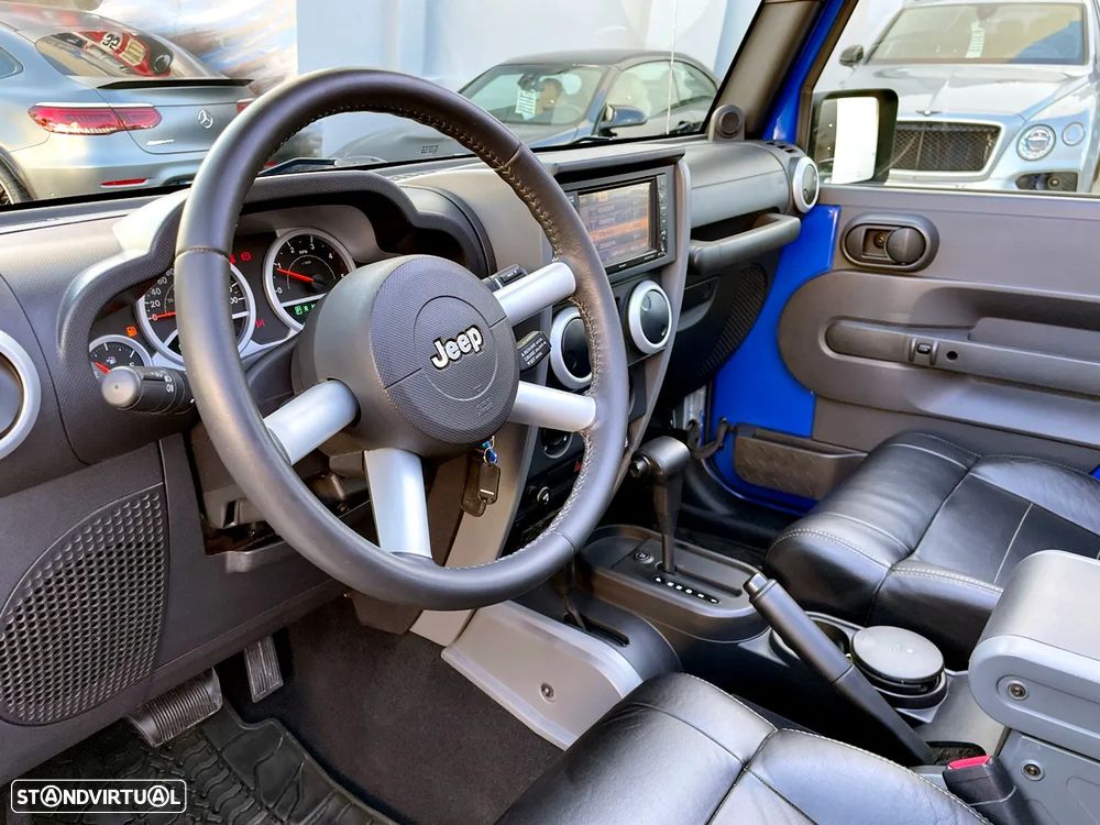 Jeep Wrangler 2.8 CRD ATX Sport - 25