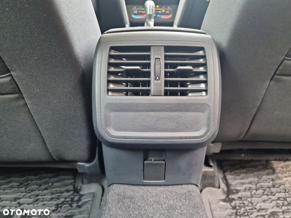 Volkswagen Passat - 23