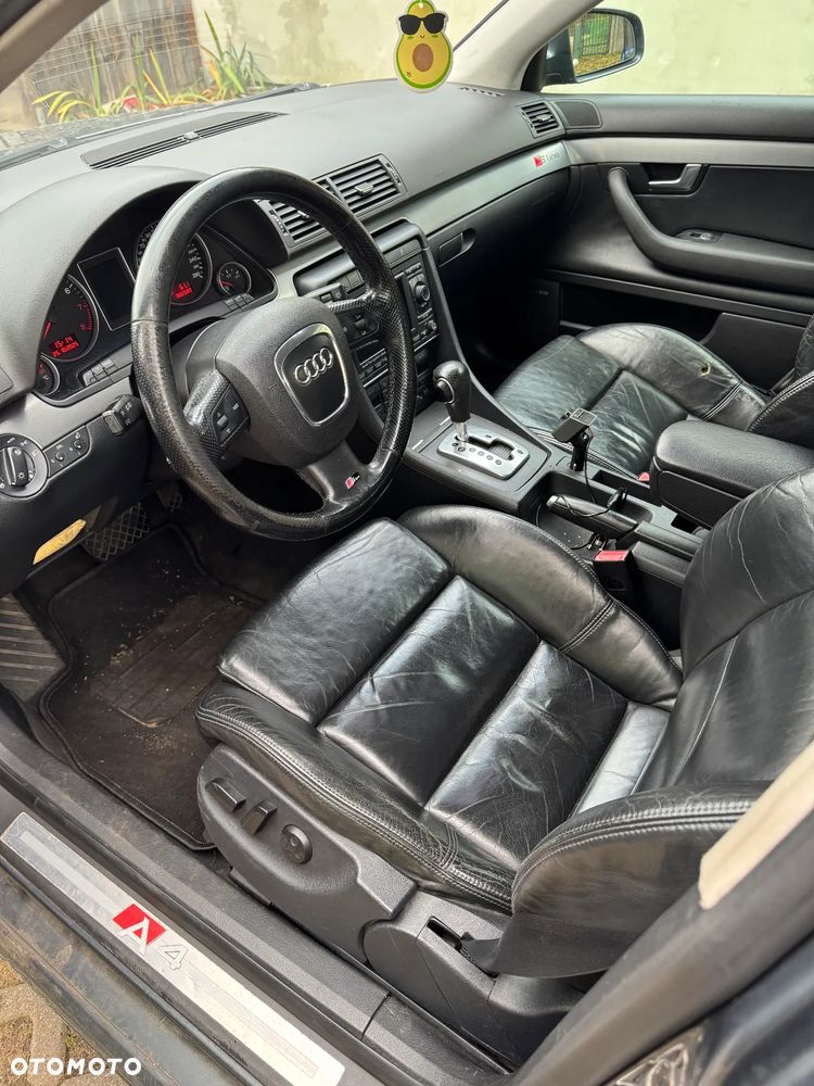 Audi A4 Limousine - 9