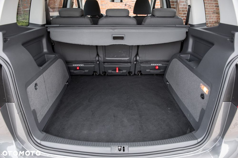 Volkswagen Touran 1.6 TDI DPF BlueMot Trendline - 25