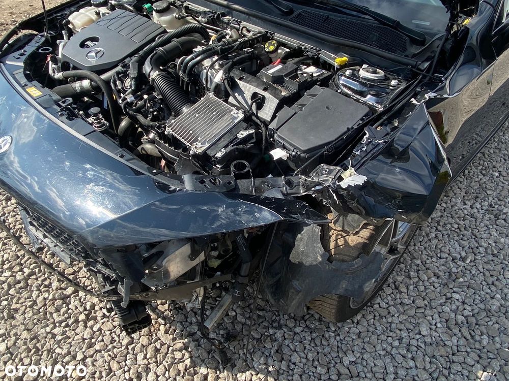 Mercedes-Benz Klasa A ver-250-e-phev-amg-line-8g--dct - 8