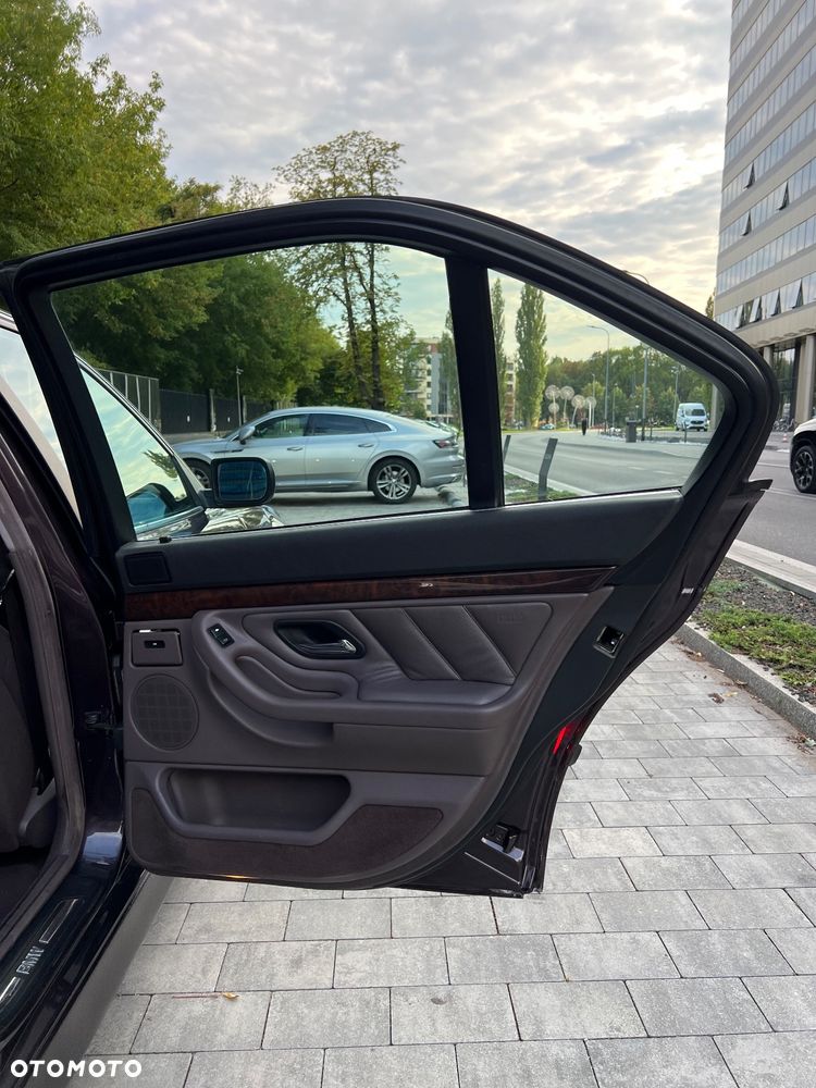 BMW Seria 7 735i - 23