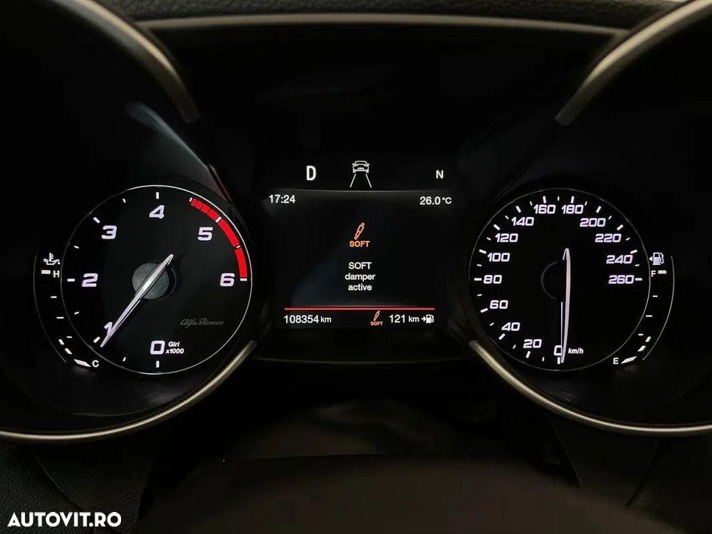 Alfa Romeo Giulia 2.2 AT8-Q4 Veloce - 29