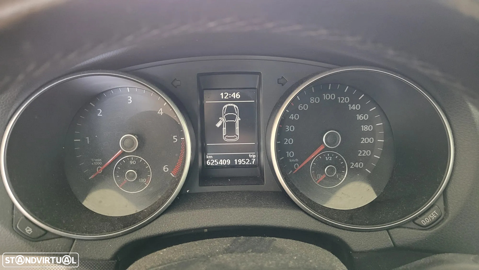 VW Golf 1.6 TDi Edition - 8
