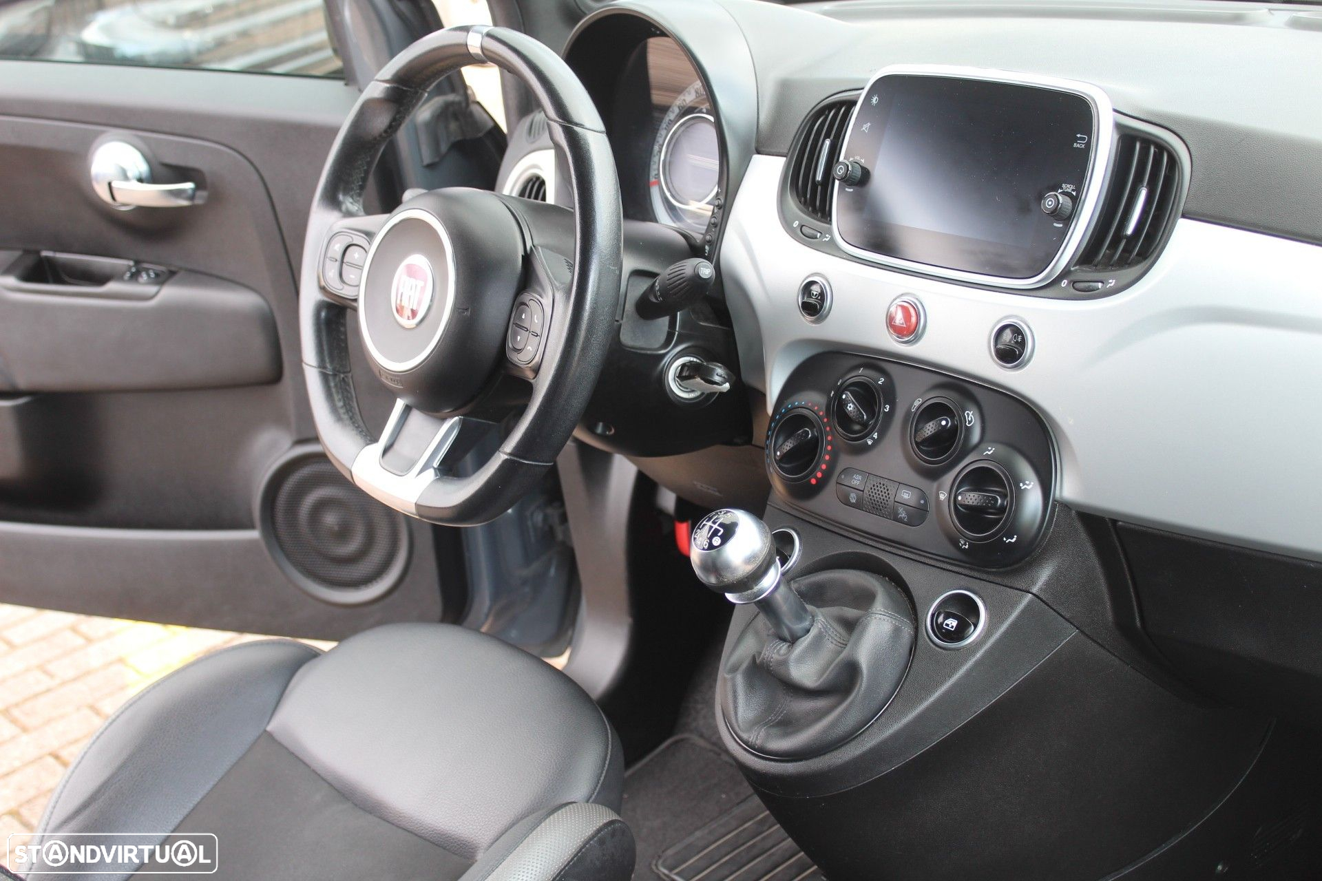 Fiat 500C 1.0 Hybrid Connect - 12