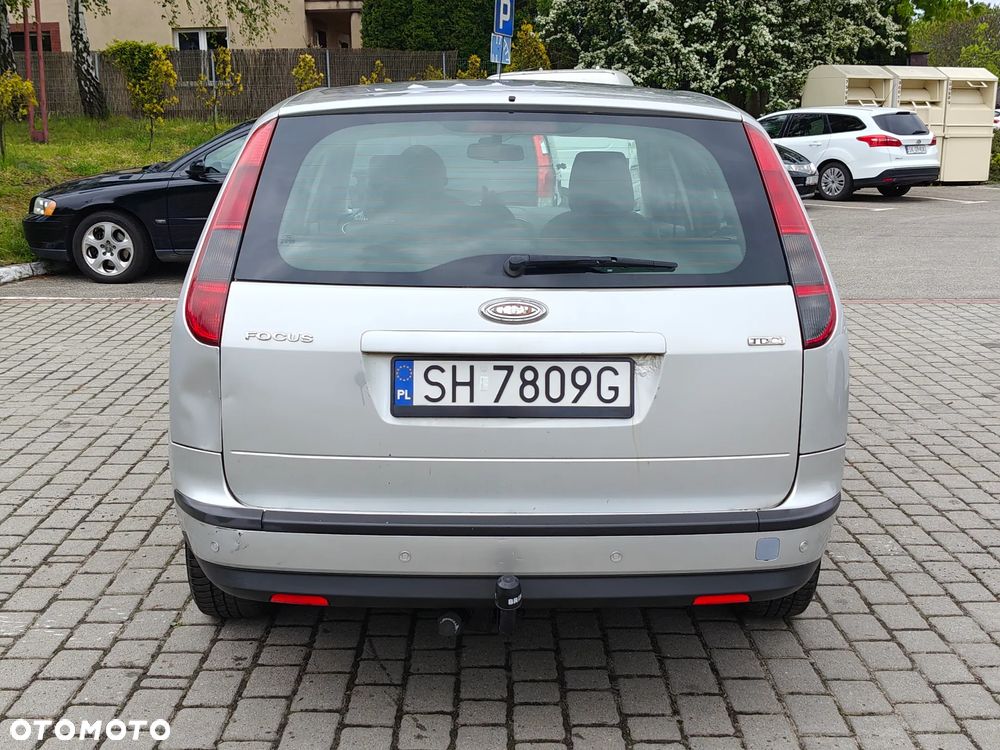 Ford Focus 1.6 TDCi DPF Ambiente - 12