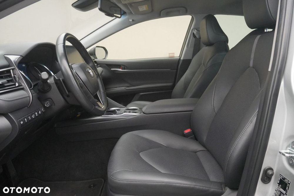 Toyota Camry 2.5 Hybrid Executive CVT - 12