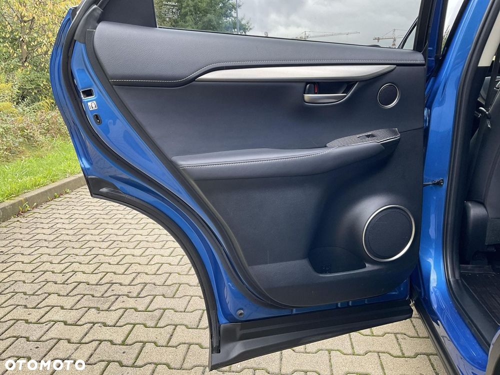 Lexus NX 300h Comfort AWD - 30