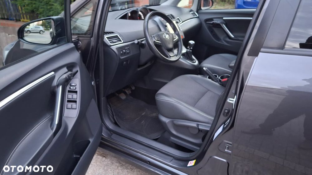 Toyota Verso 1.6 D-4D Prestige 7os EU6 - 29