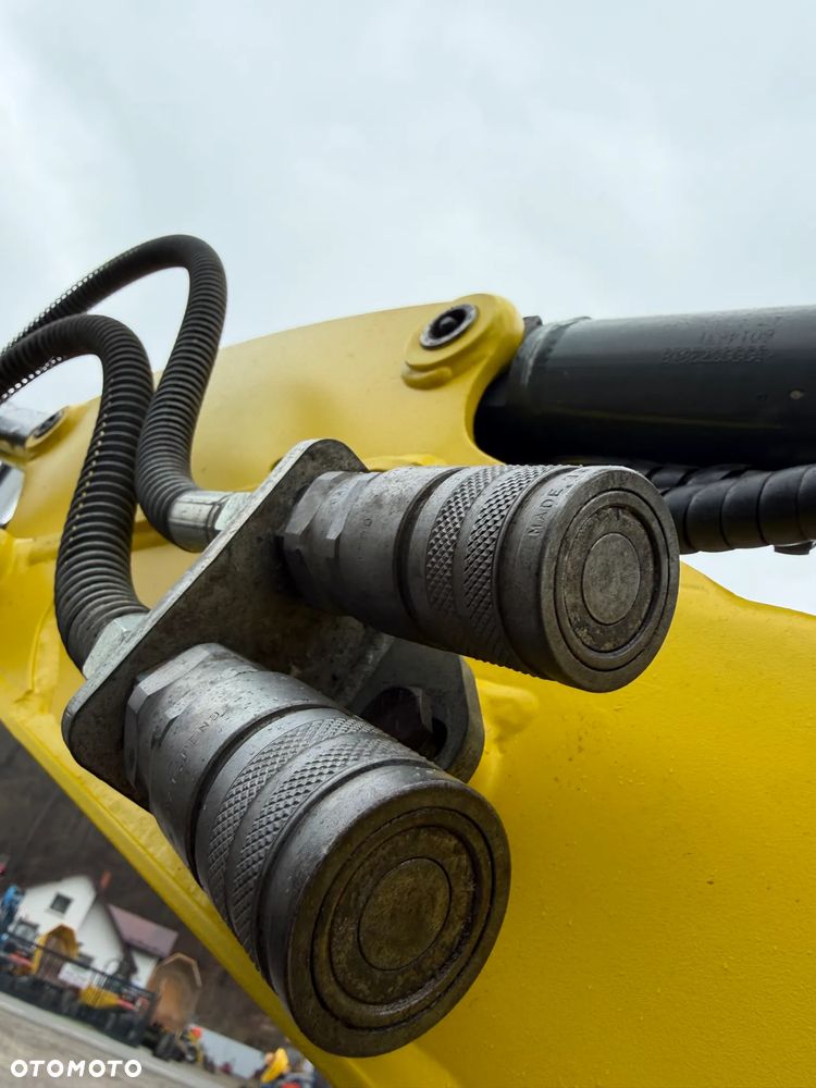 Wacker Neuson ET16 Minikoparka 2 tony. JAK NOWA 2018rok z Gospodarstwa Norweskiego 1190mtg. IGŁA! Rozsuwane hydraulicznie gąsienice. Dodatkowe sekcje Hydrauliczne. Silnik Yanmar 3 cyl. Aktualna DEKRA BMWT. Po serwisach! Ani deka luzów i wycieków. OKAZJA TANIO. Zadbana maszyna. 2 łyżki - 6