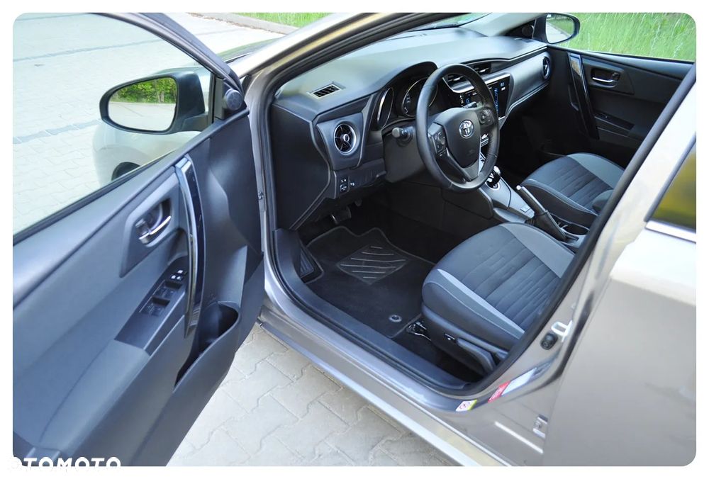 Toyota Auris 1.8 HSD Luna - 23