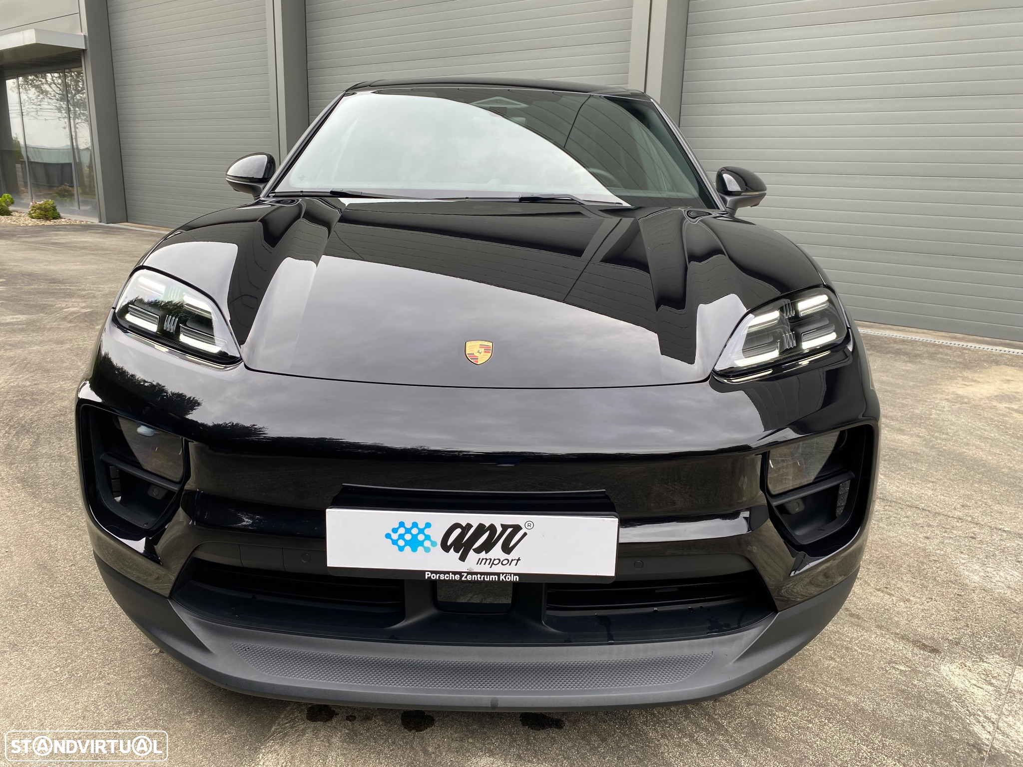 Porsche Macan Electric 4 - 8
