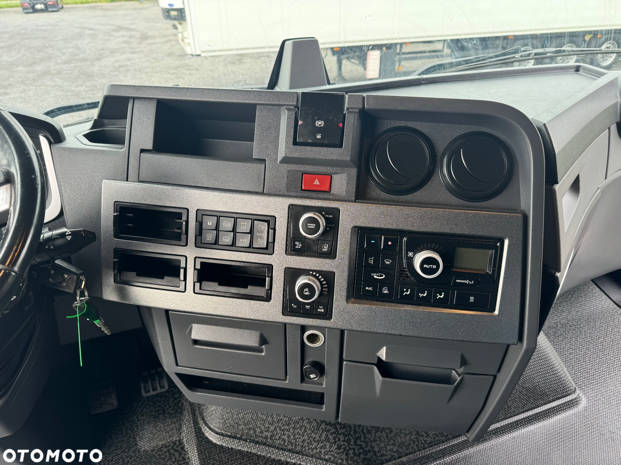 Renault T520 / Automat / Euro 6 / Retarder / Klima Postojowa / Lodówka / 2 zbiorniki / Super Stan / Po kontrakcie / z Francji - 21