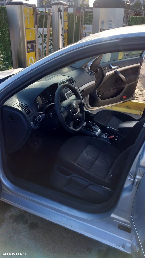 Skoda Octavia 2.0 TDI Ambiente - 9