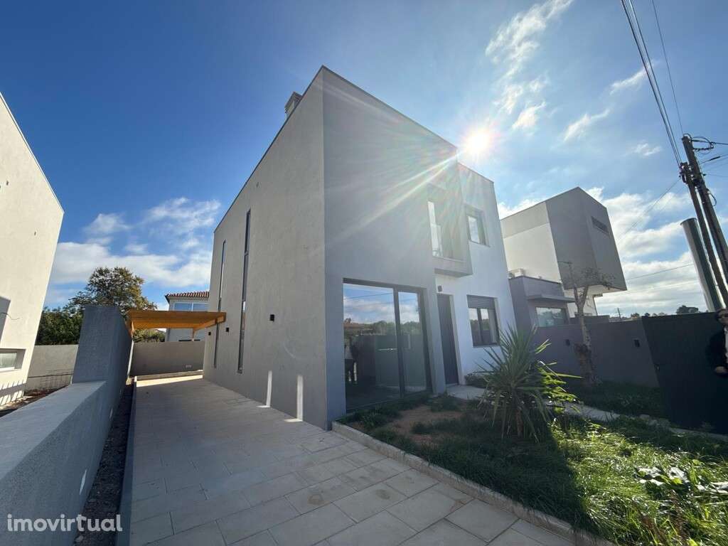 Moradia Geminada M4 com garagem em zona de  Agueda - Grande imagem: 3/22