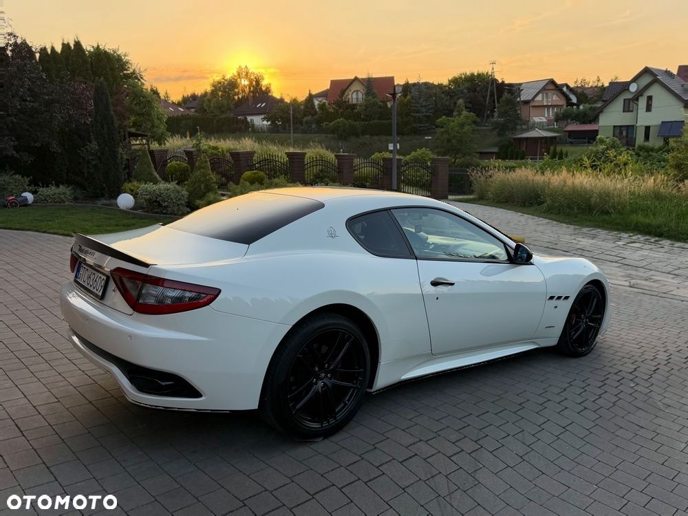 Maserati GranTurismo S Automat - 20