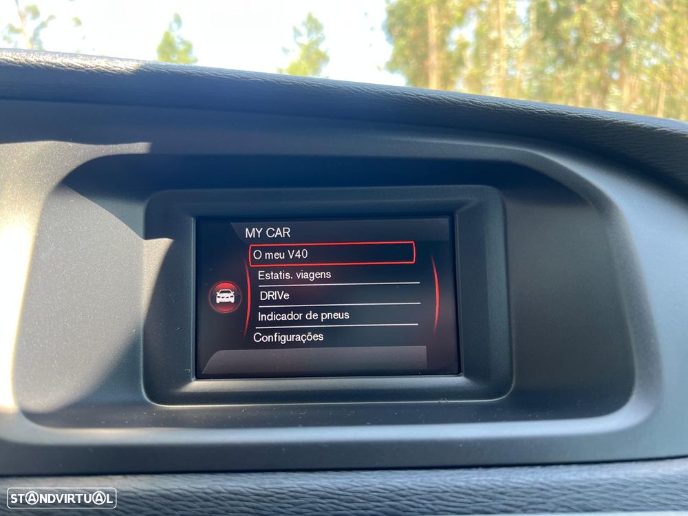 Volvo V40 2.0 D2 Momentum - 34