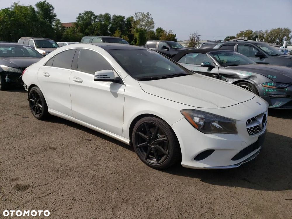 Mercedes-Benz CLA 250 4-Matic - 5