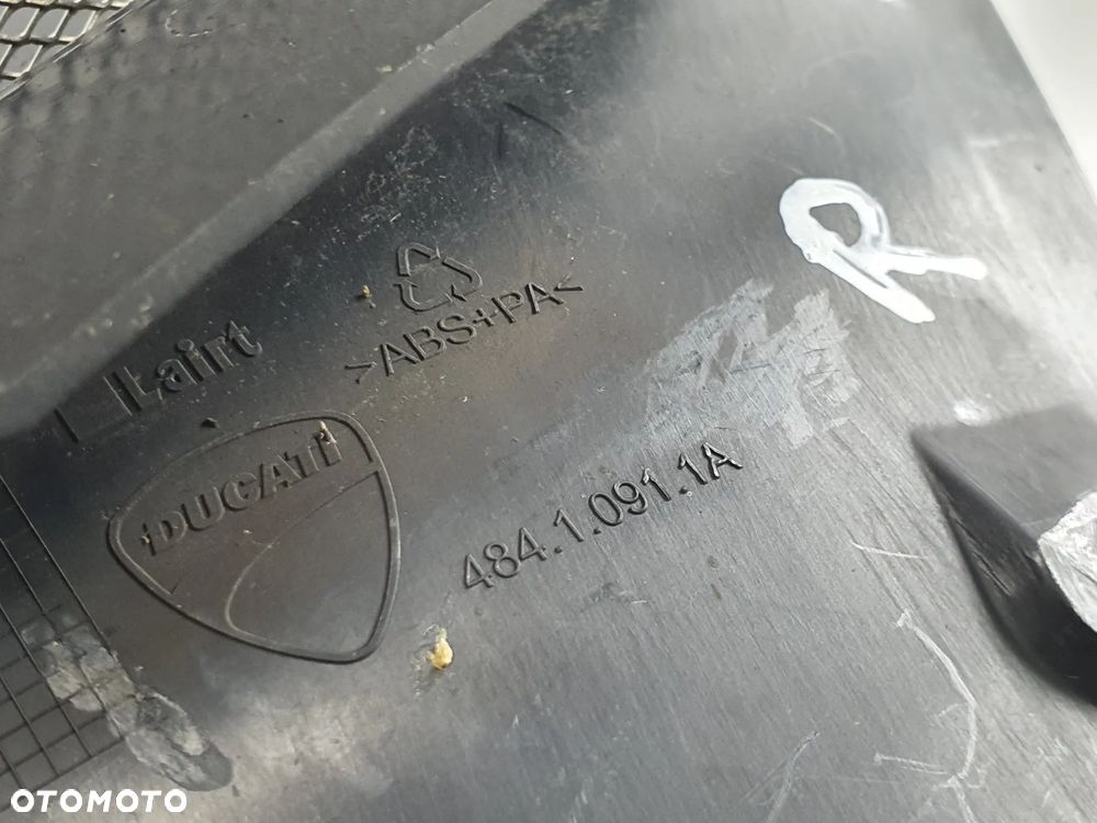 WLOT POWIETRZA PRAWY WYPELNIENIE  DUCATI DIAVEL - 13
